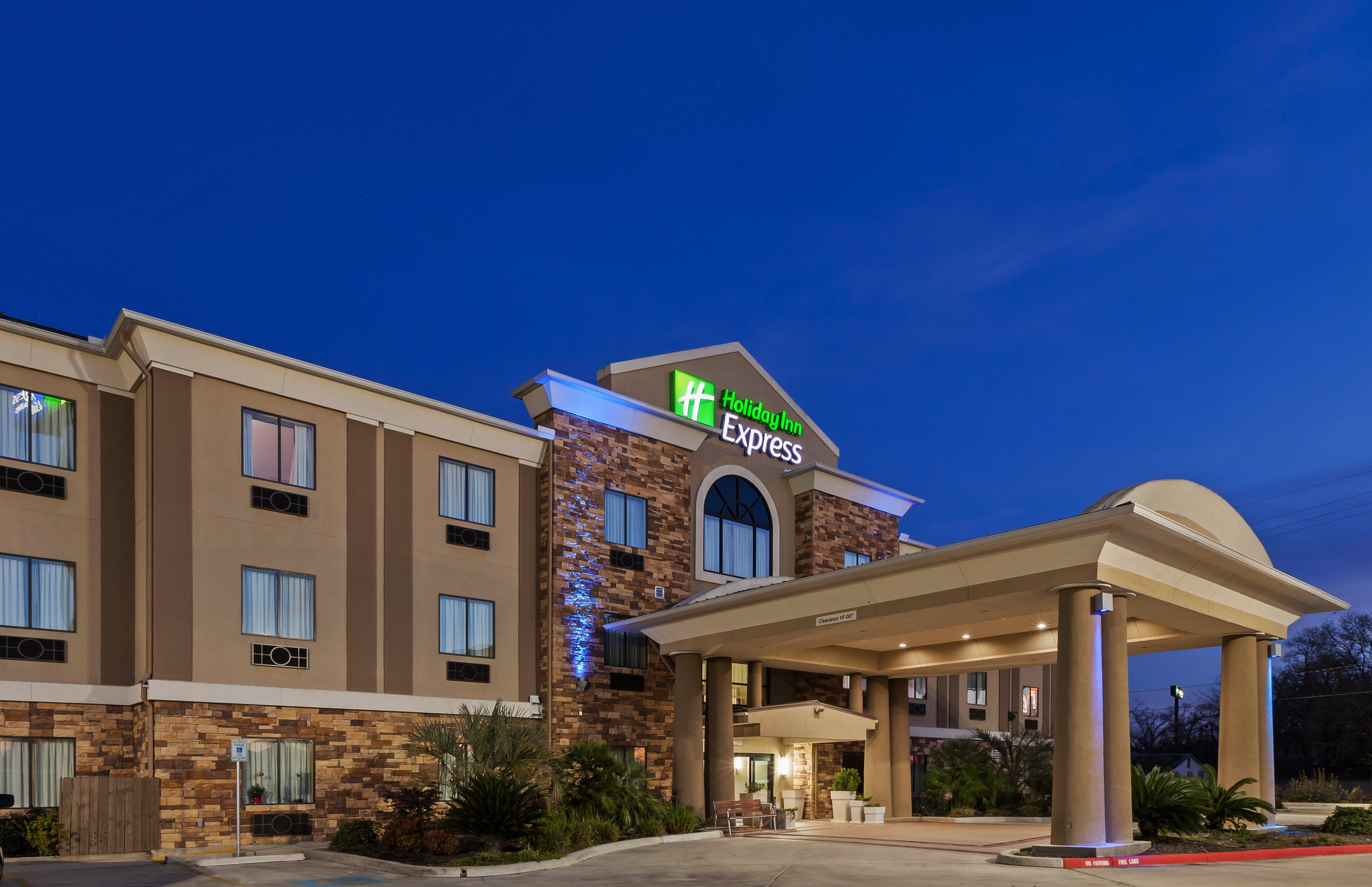 Holiday Inn Express & Suites Cleveland By Ihg Eksteriør billede