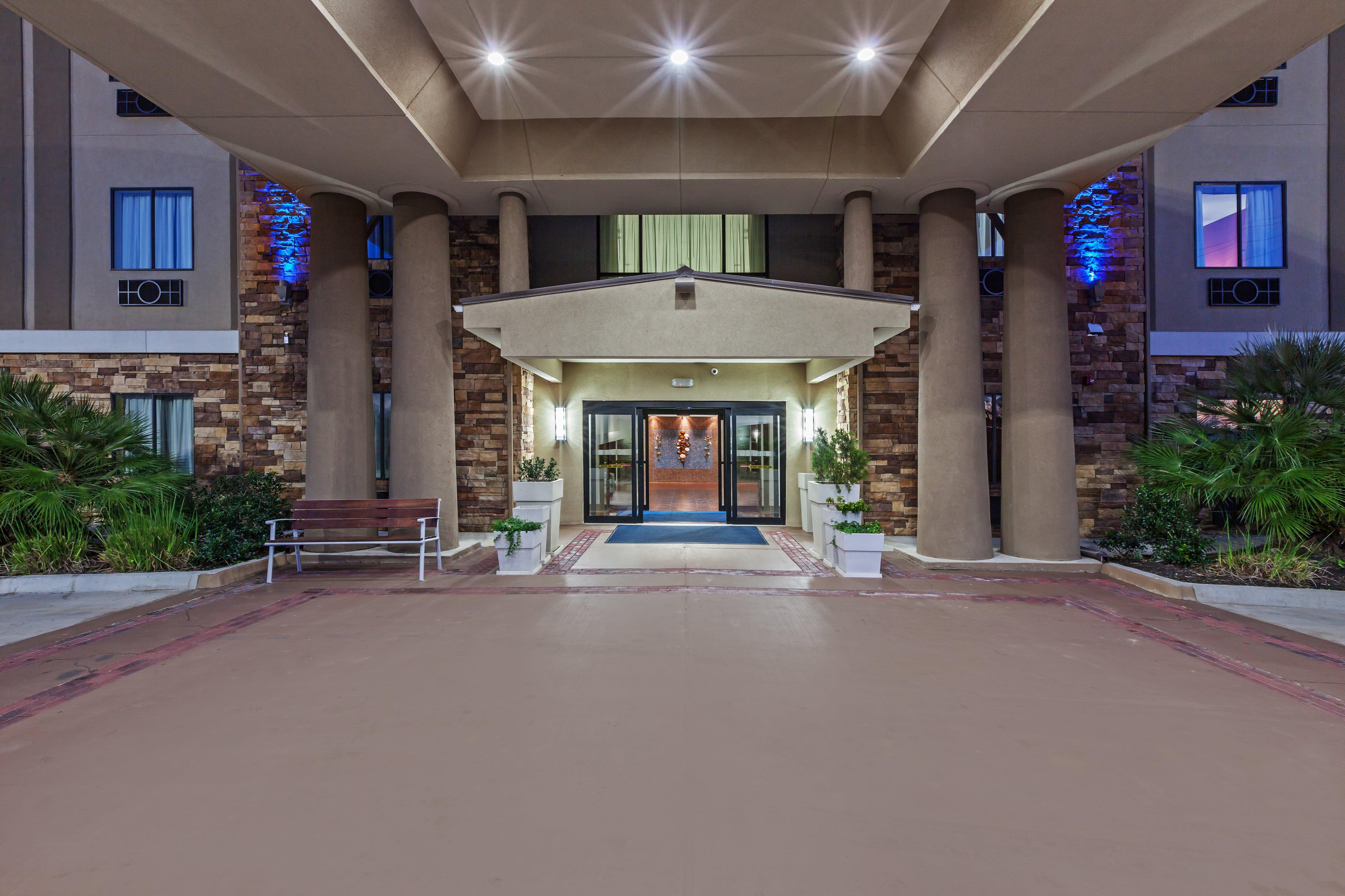 Holiday Inn Express & Suites Cleveland By Ihg Eksteriør billede