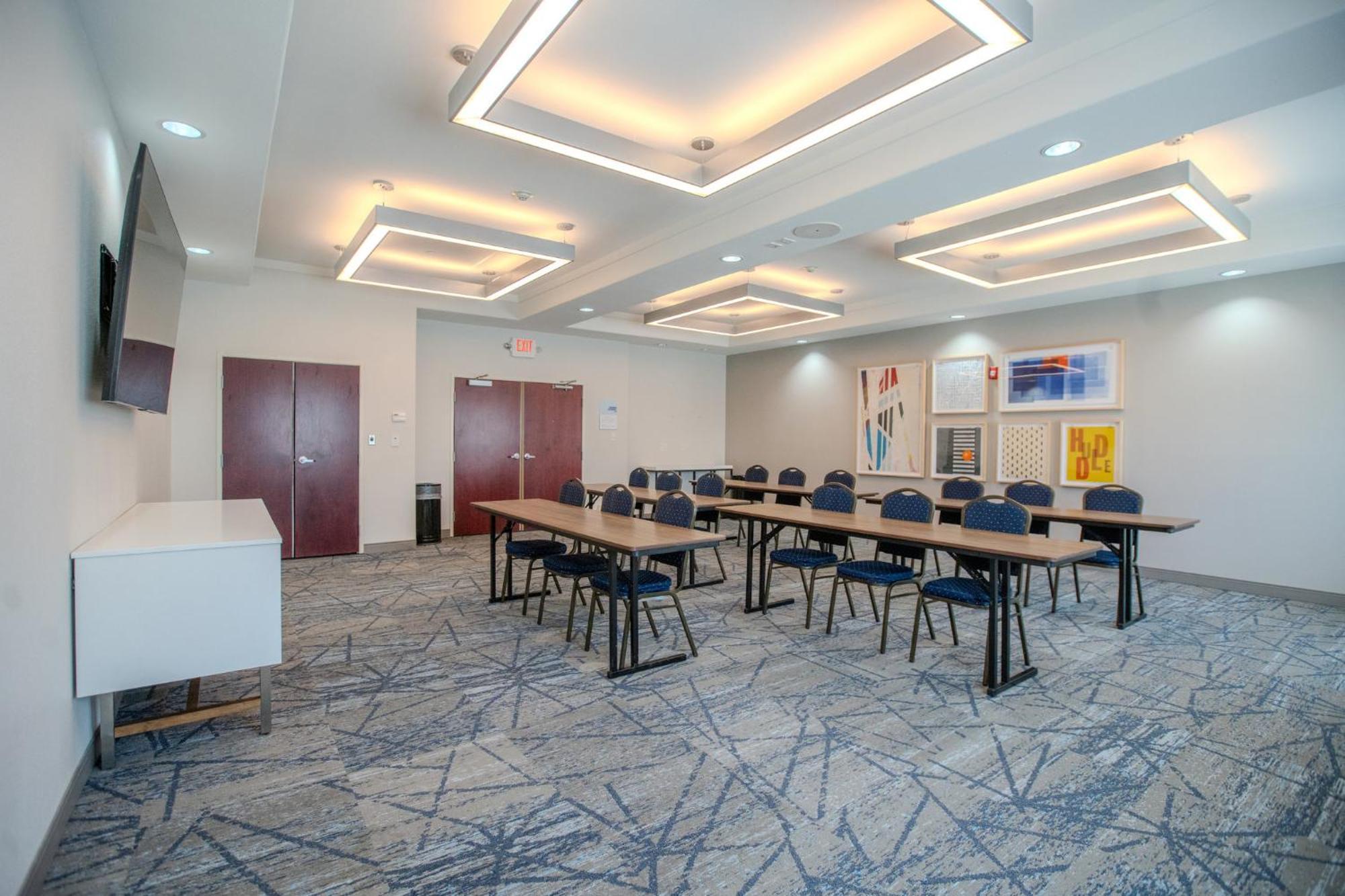 Holiday Inn Express & Suites Cleveland By Ihg Eksteriør billede