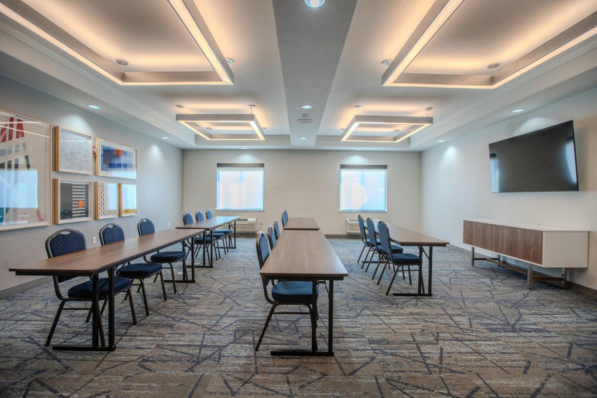 Holiday Inn Express & Suites Cleveland By Ihg Eksteriør billede