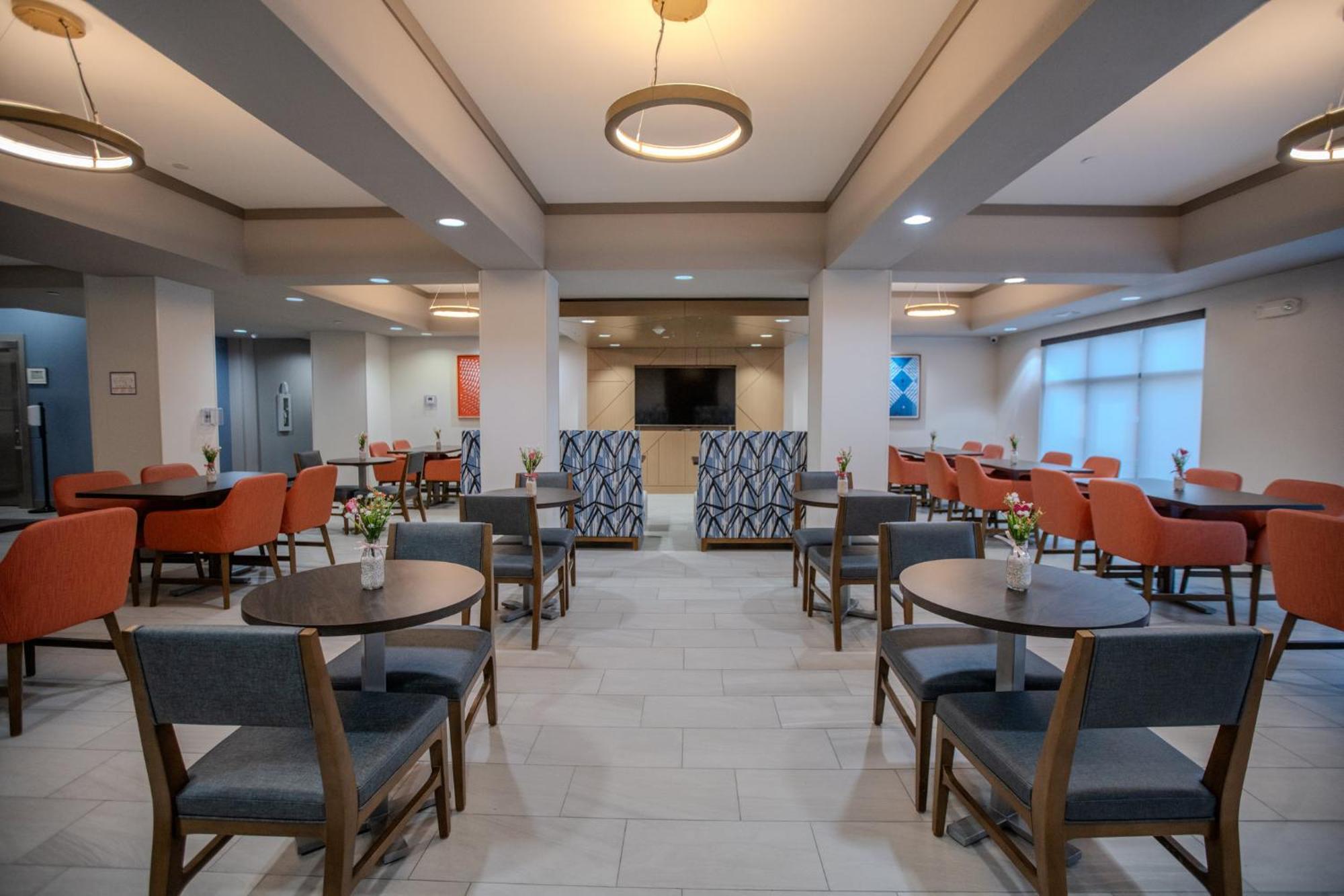 Holiday Inn Express & Suites Cleveland By Ihg Eksteriør billede
