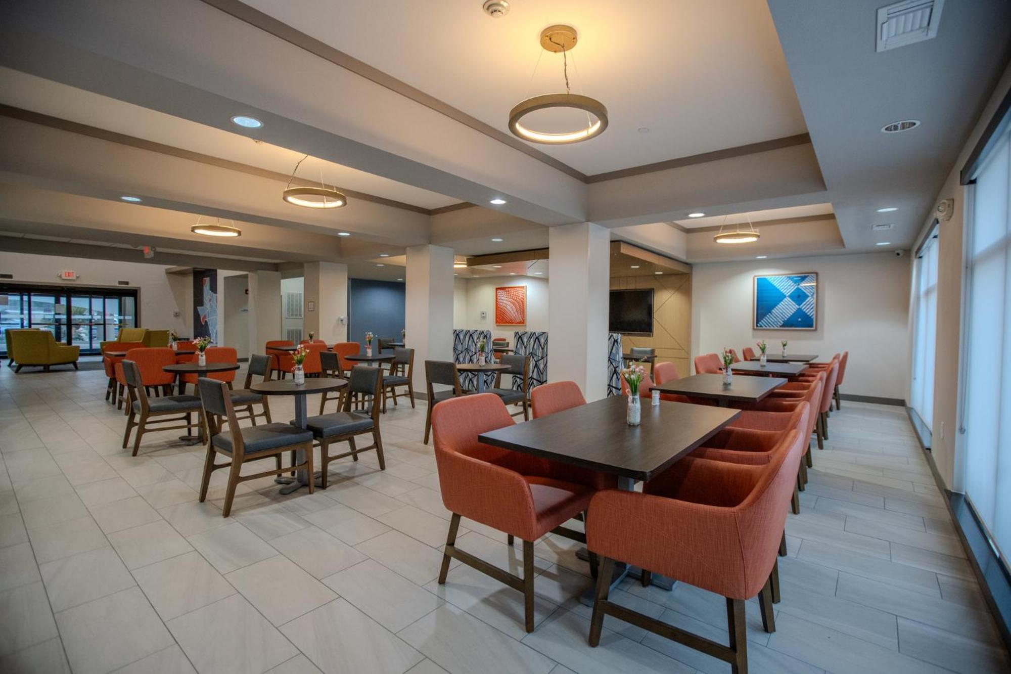 Holiday Inn Express & Suites Cleveland By Ihg Eksteriør billede