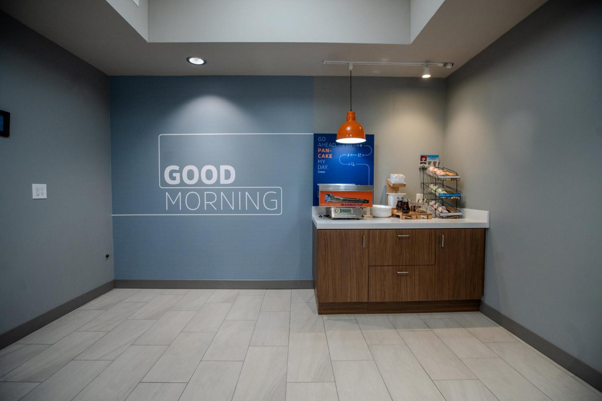 Holiday Inn Express & Suites Cleveland By Ihg Eksteriør billede