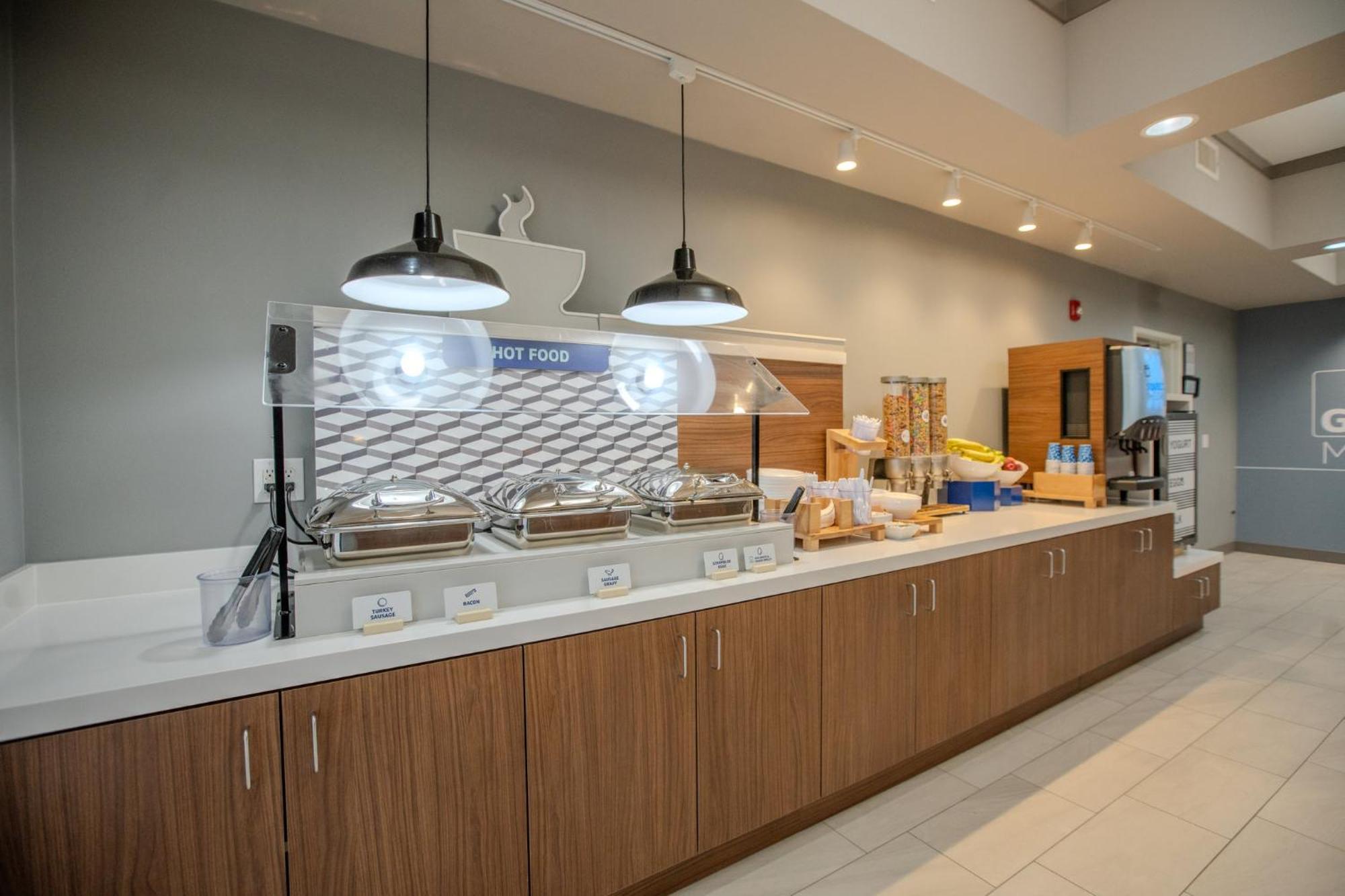 Holiday Inn Express & Suites Cleveland By Ihg Eksteriør billede