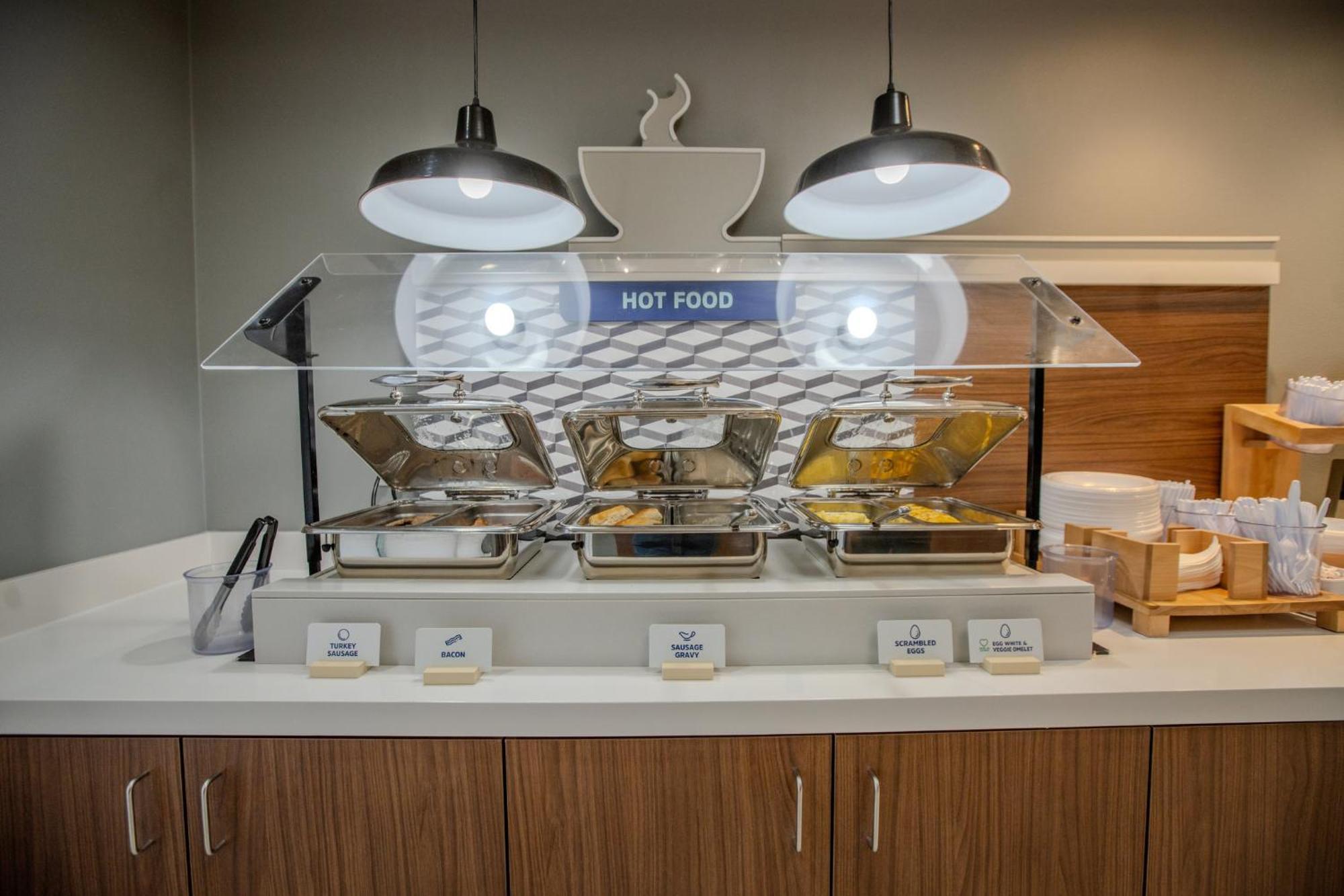 Holiday Inn Express & Suites Cleveland By Ihg Eksteriør billede
