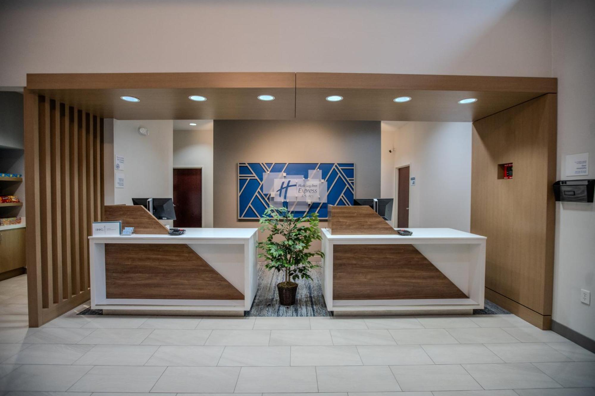Holiday Inn Express & Suites Cleveland By Ihg Eksteriør billede