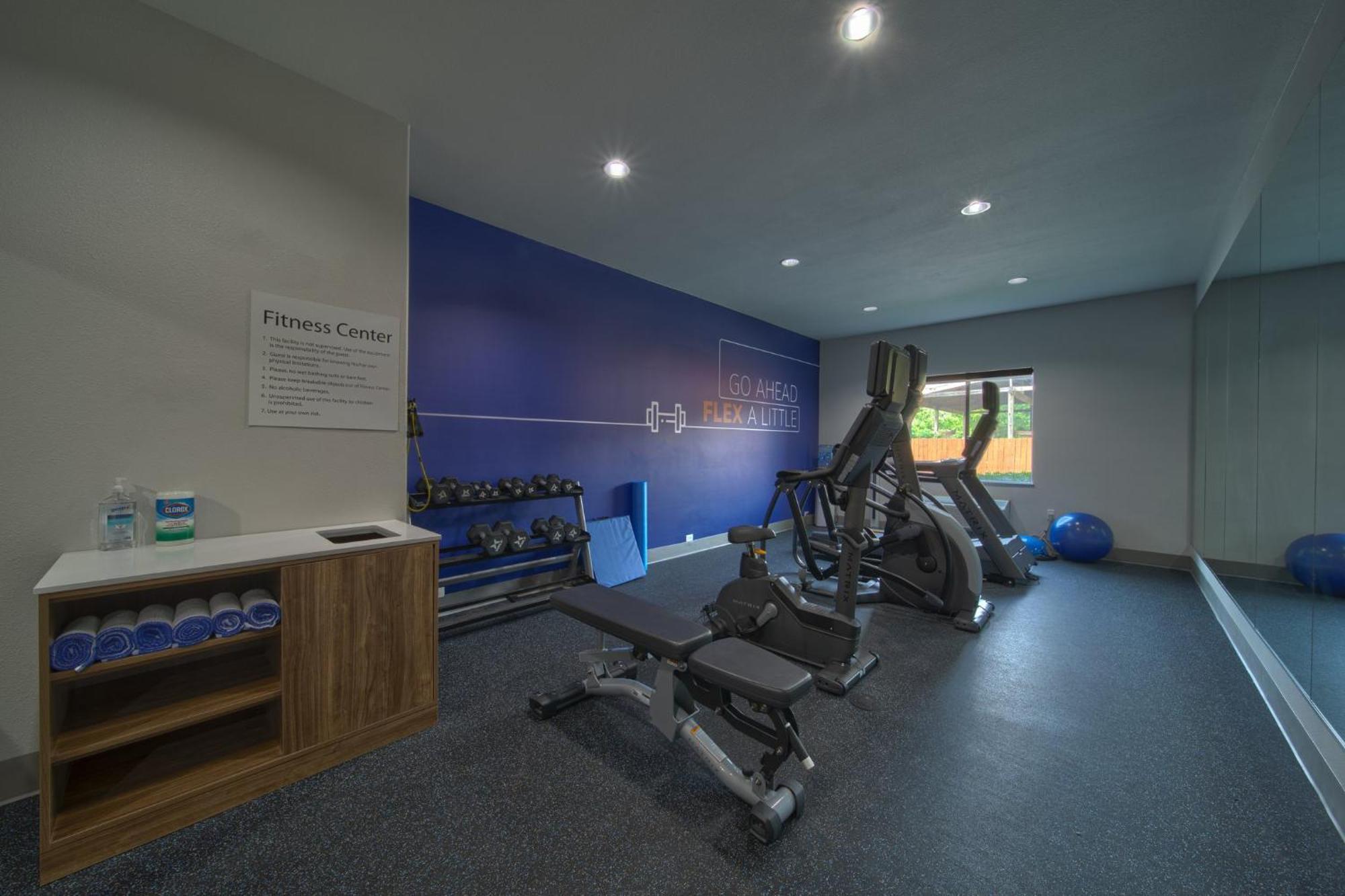Holiday Inn Express & Suites Cleveland By Ihg Eksteriør billede